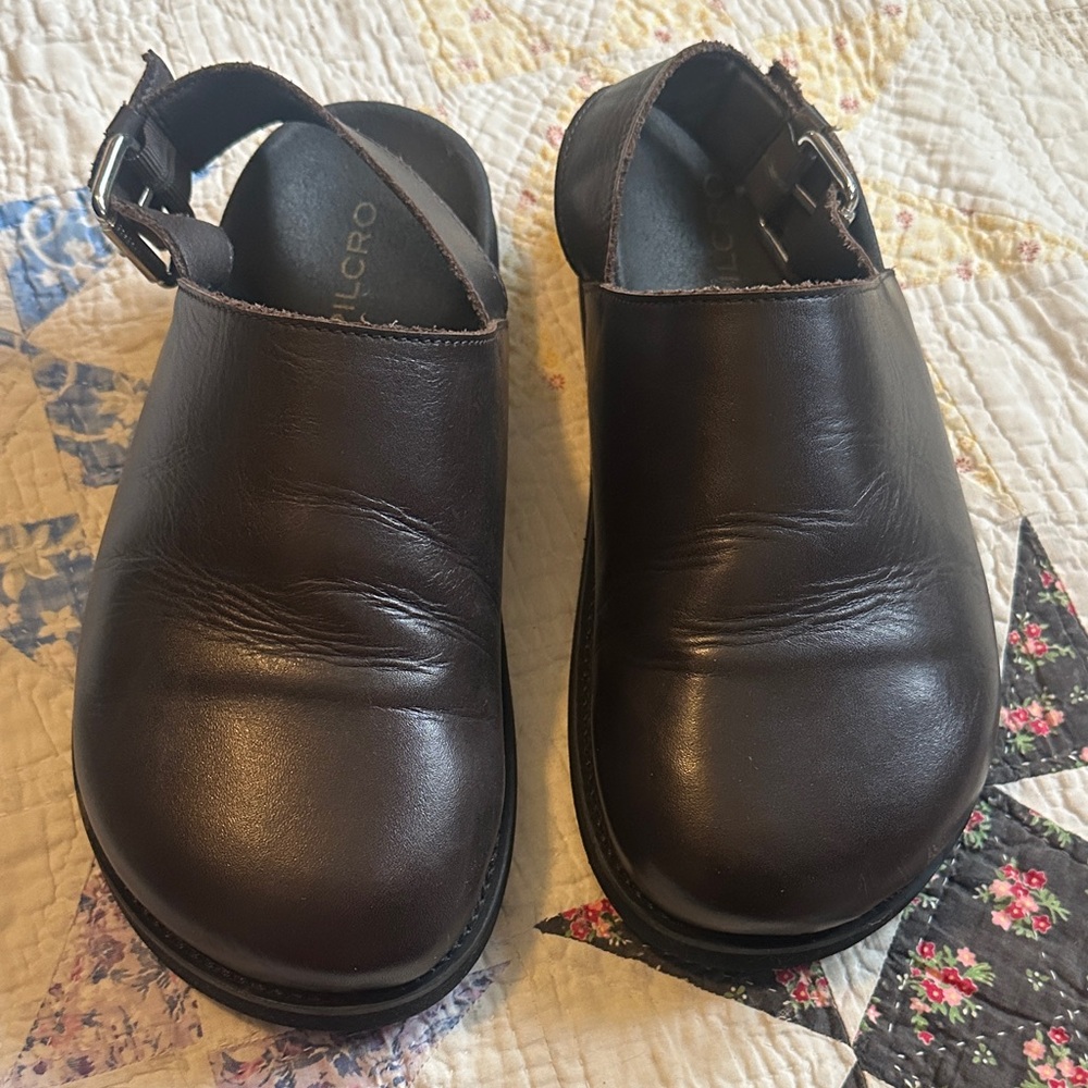Pilcro Chocolate Leather Clogs Sz 36